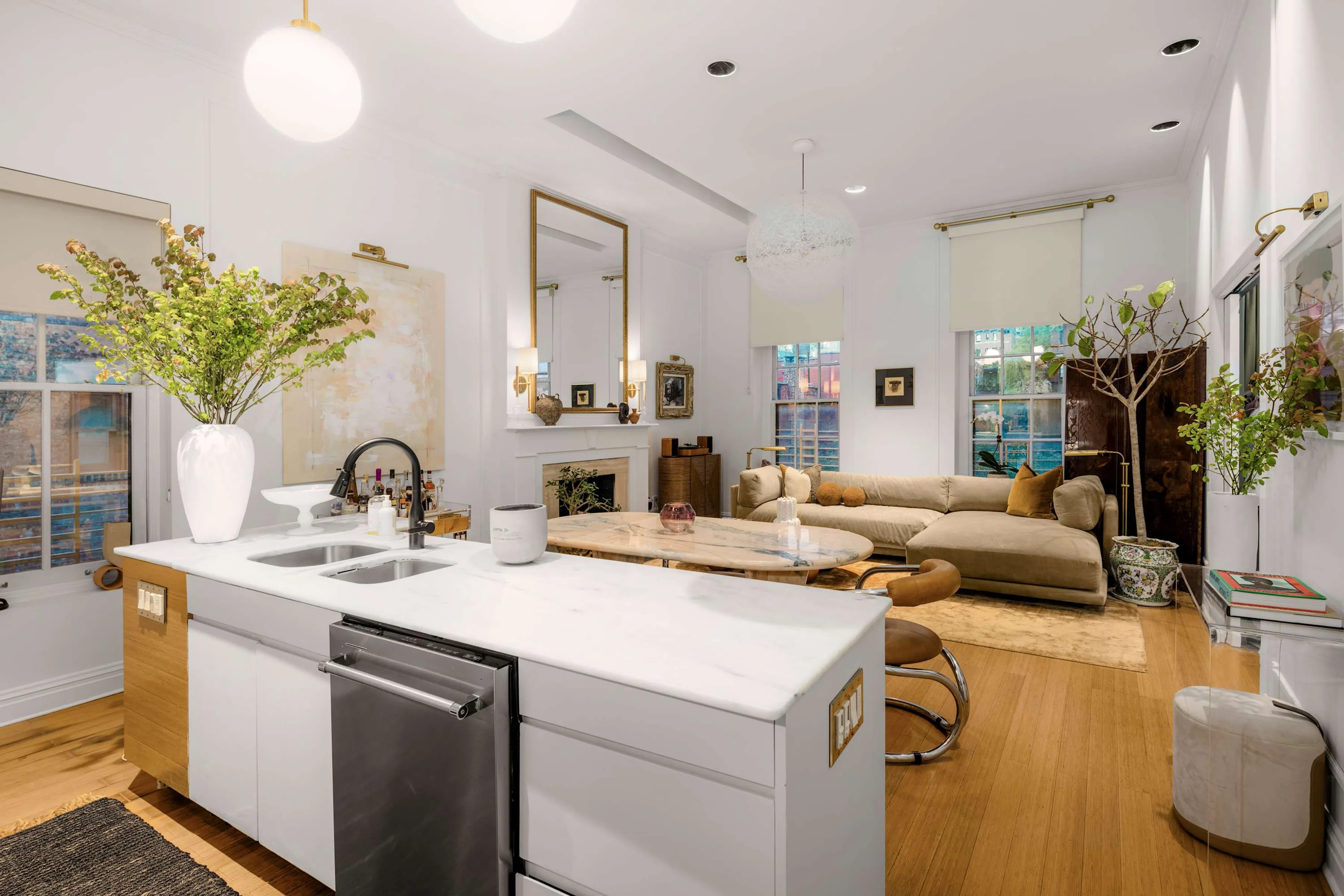 Gramercy Penthouse virtual tour preview