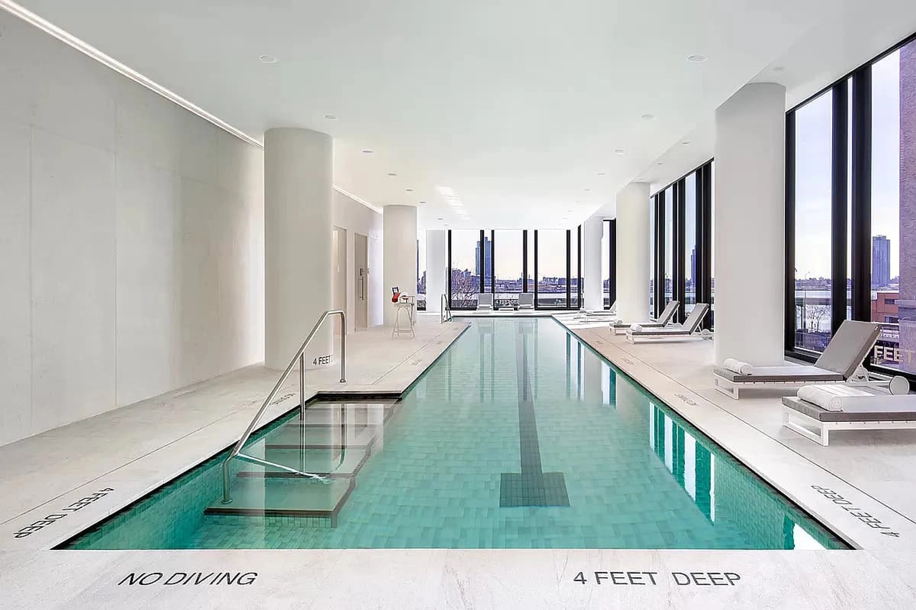 Photo #10 of Embassy V